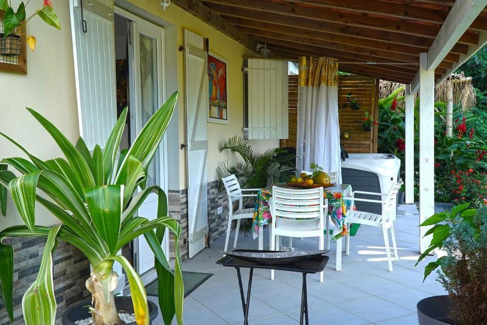 Residence Flores De Maria Le Marin Esterno foto